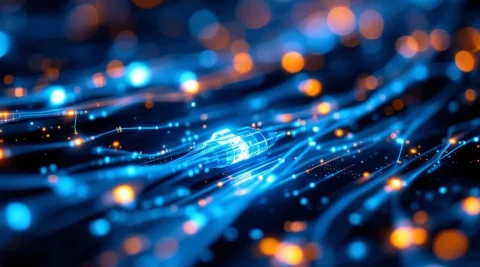 Glasvezelkabels met blauwe en amber lichtsporen tonen datatransmissie met vertraging en netwerkverbindingen